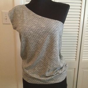 Off Shoulder Sleeveless Top